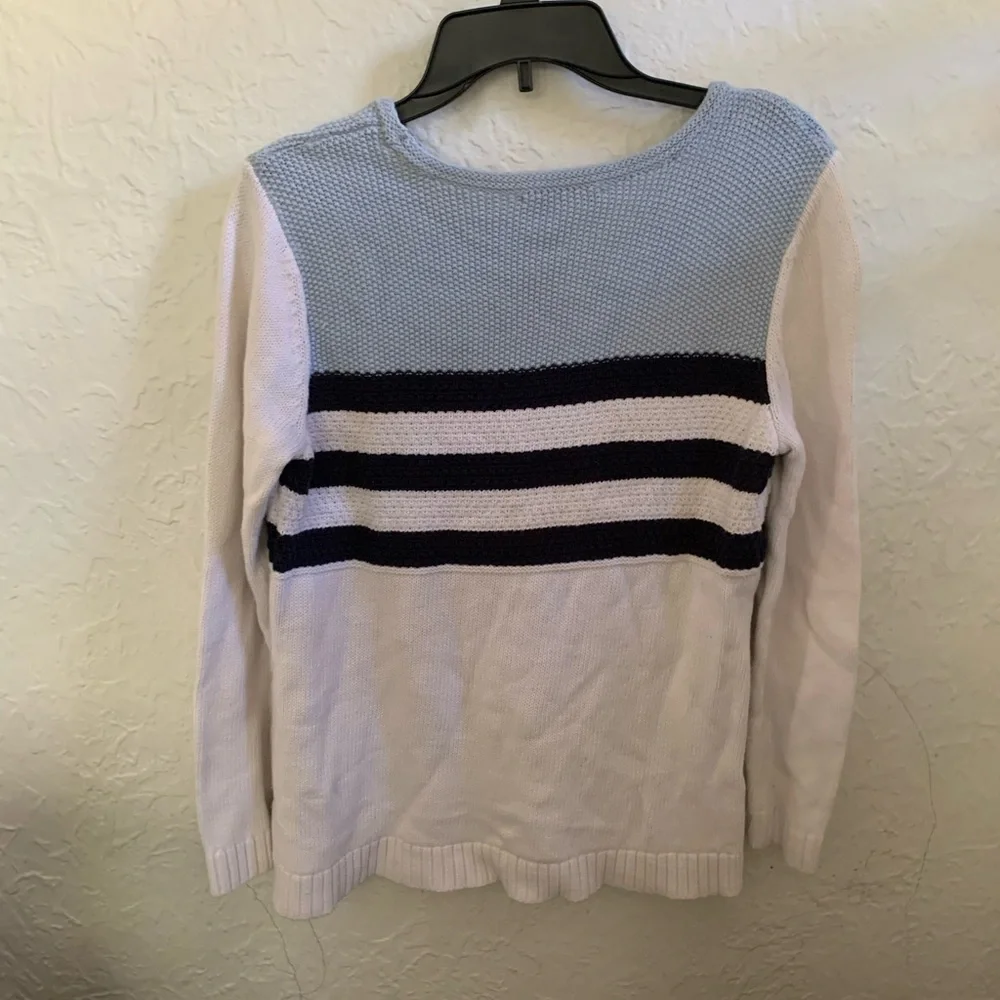 Pretty Sweater - Picture 2 of 4